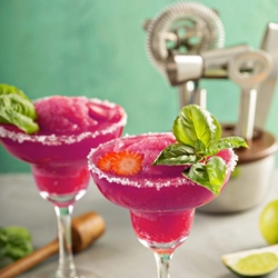 SHOTT Berry Daiquiri  Recipe with Good Food Warehouse. Best SHOTT Beverages Syrup Wholesaler Australia.