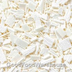 Premium white chocolate flakes for soft serve, frozen yoghurt, hot chocolate, mochas, desserts, cakes and bakery decorating.